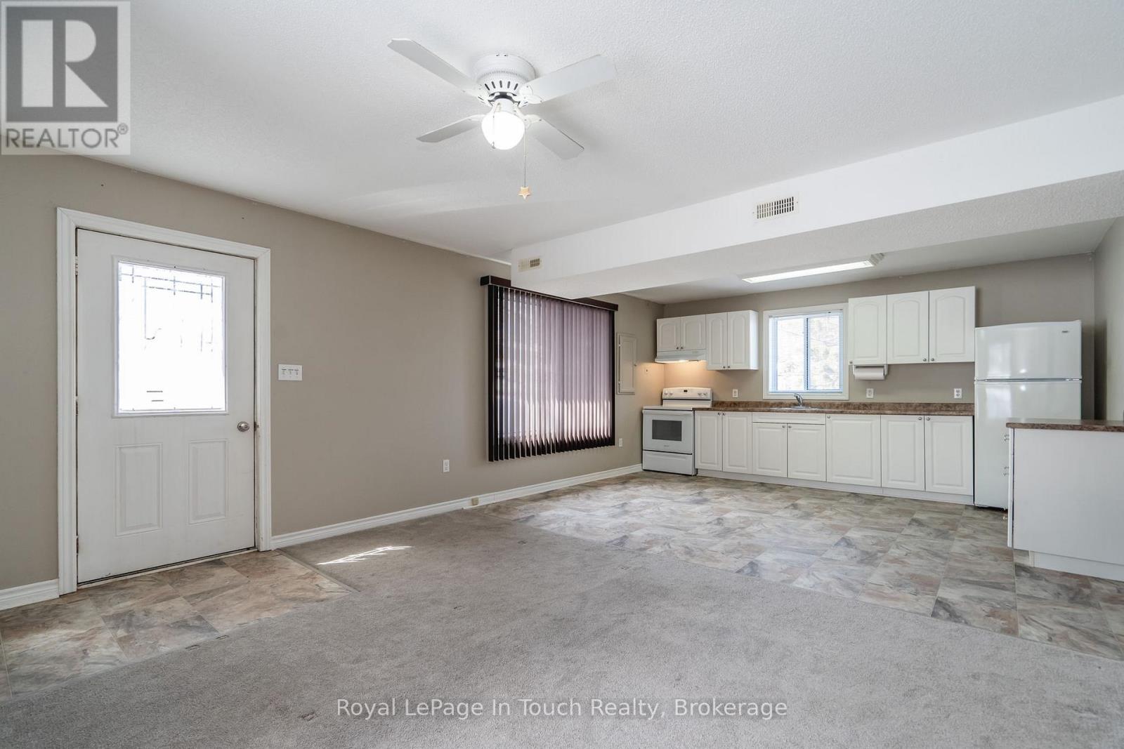 679 MONTREAL STREET - 24