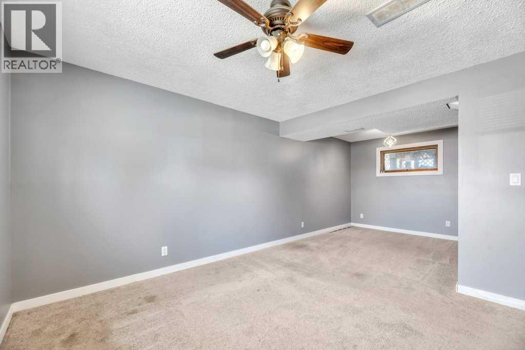 422 Cole Crescent — photo 34
