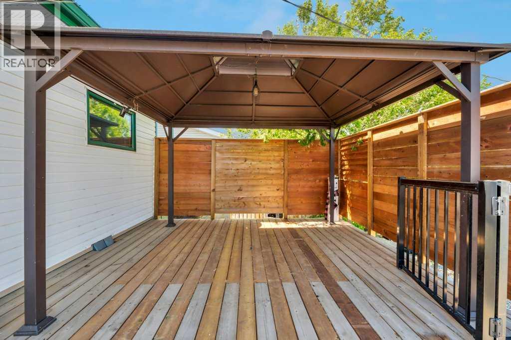422 Cole Crescent - photo 4