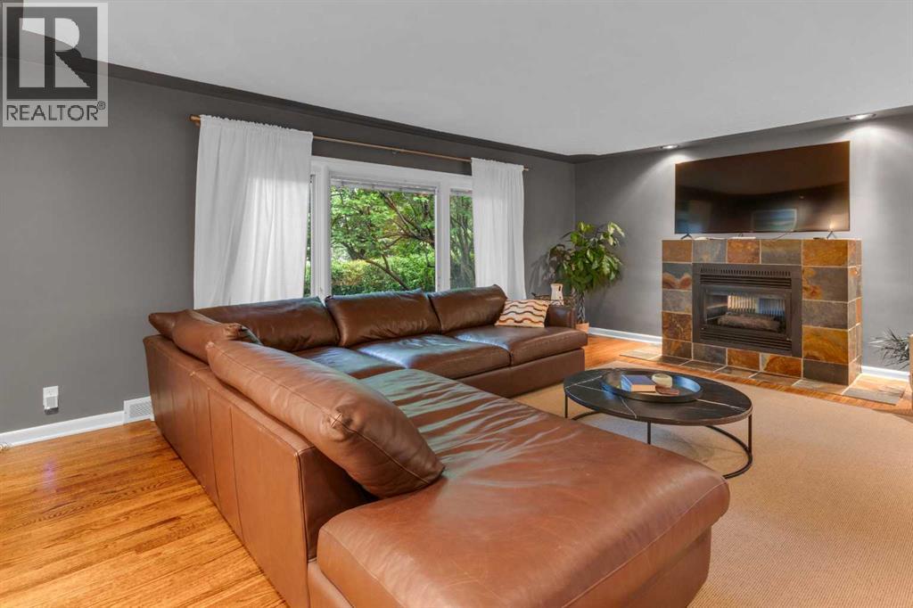 2523 19A Street SW - photo 3