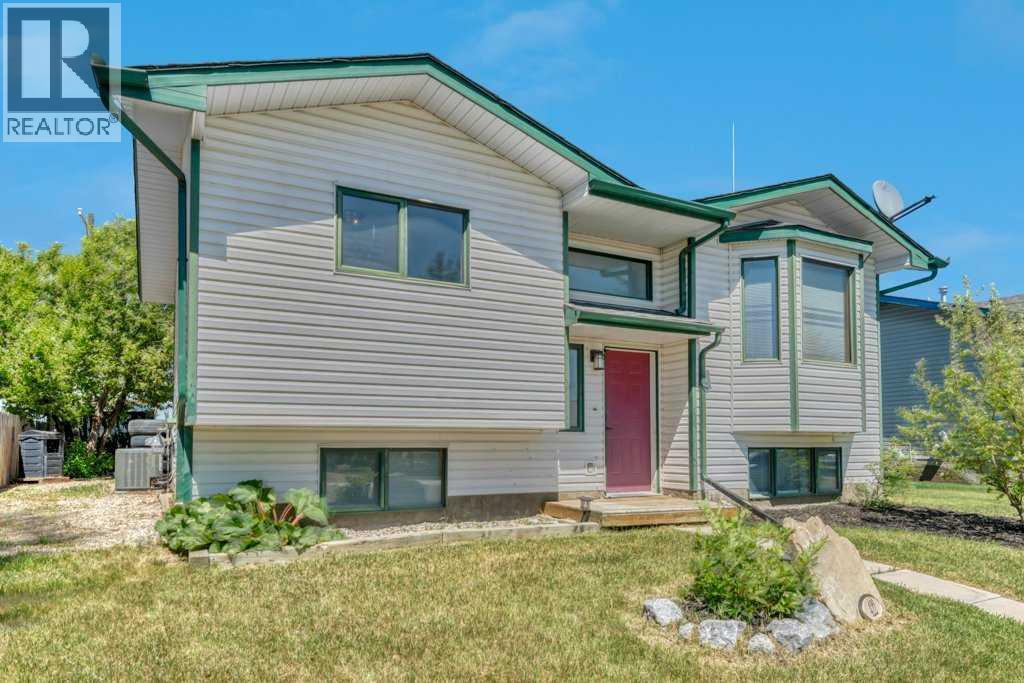 422 Cole Crescent - photo 2