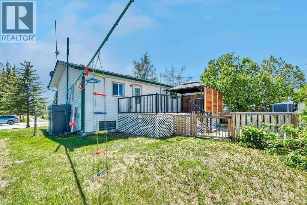 422 Cole Crescent — photo 7