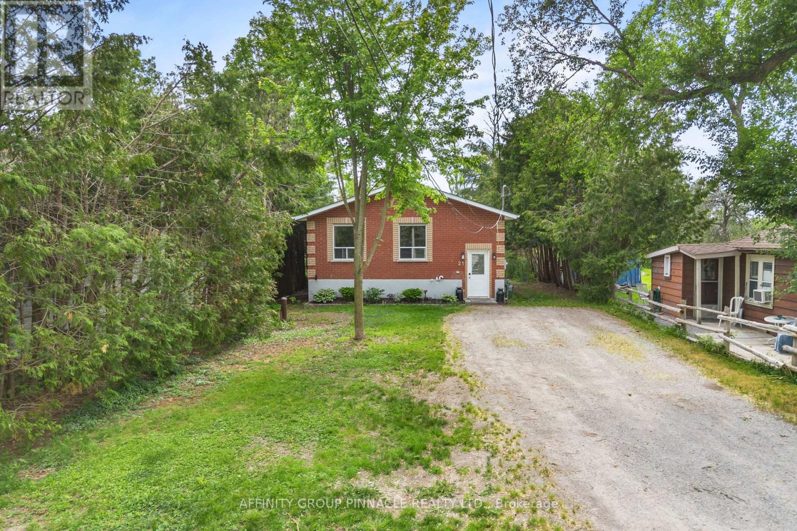21 ALMA STREET N - 1