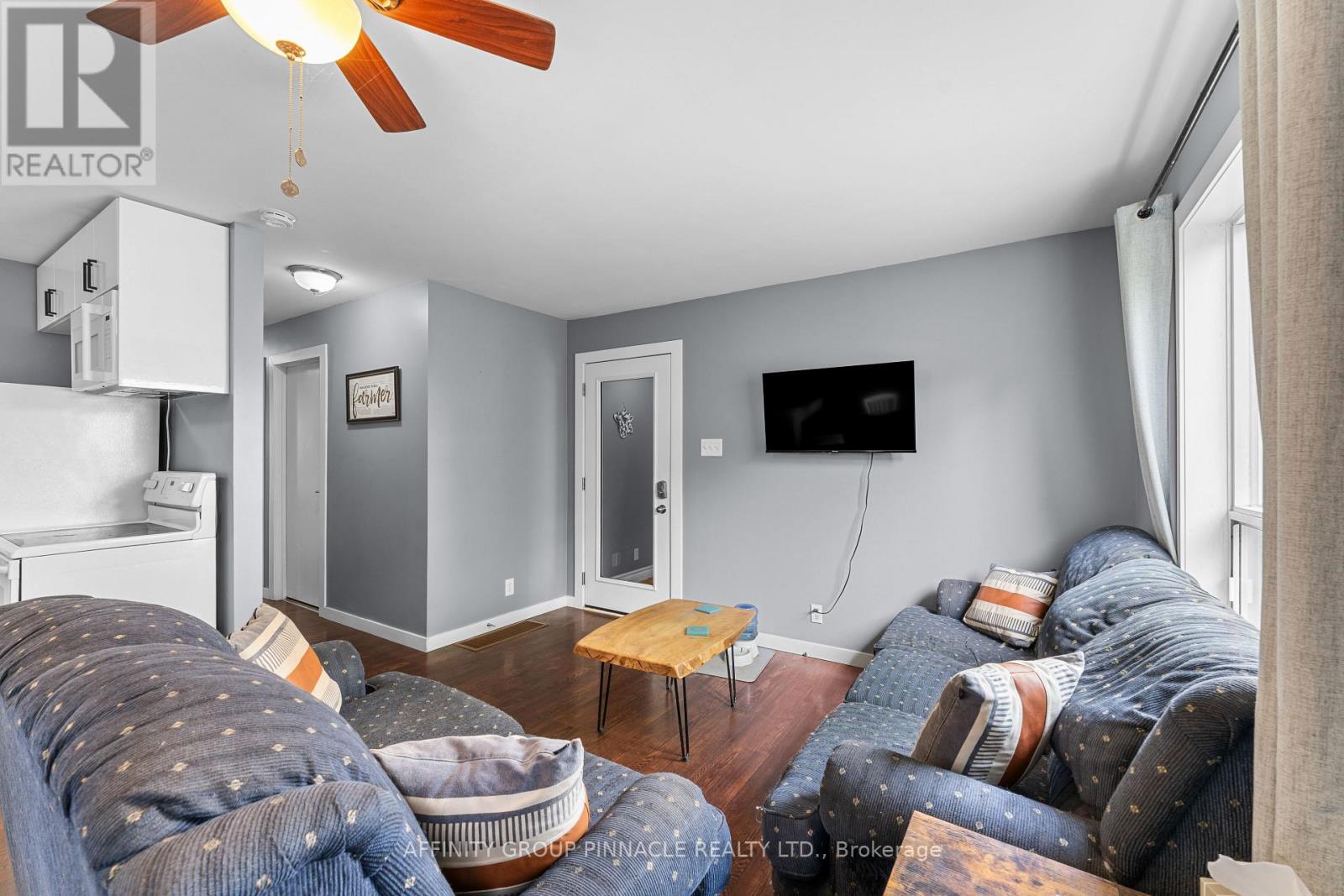 21 ALMA STREET N - 7