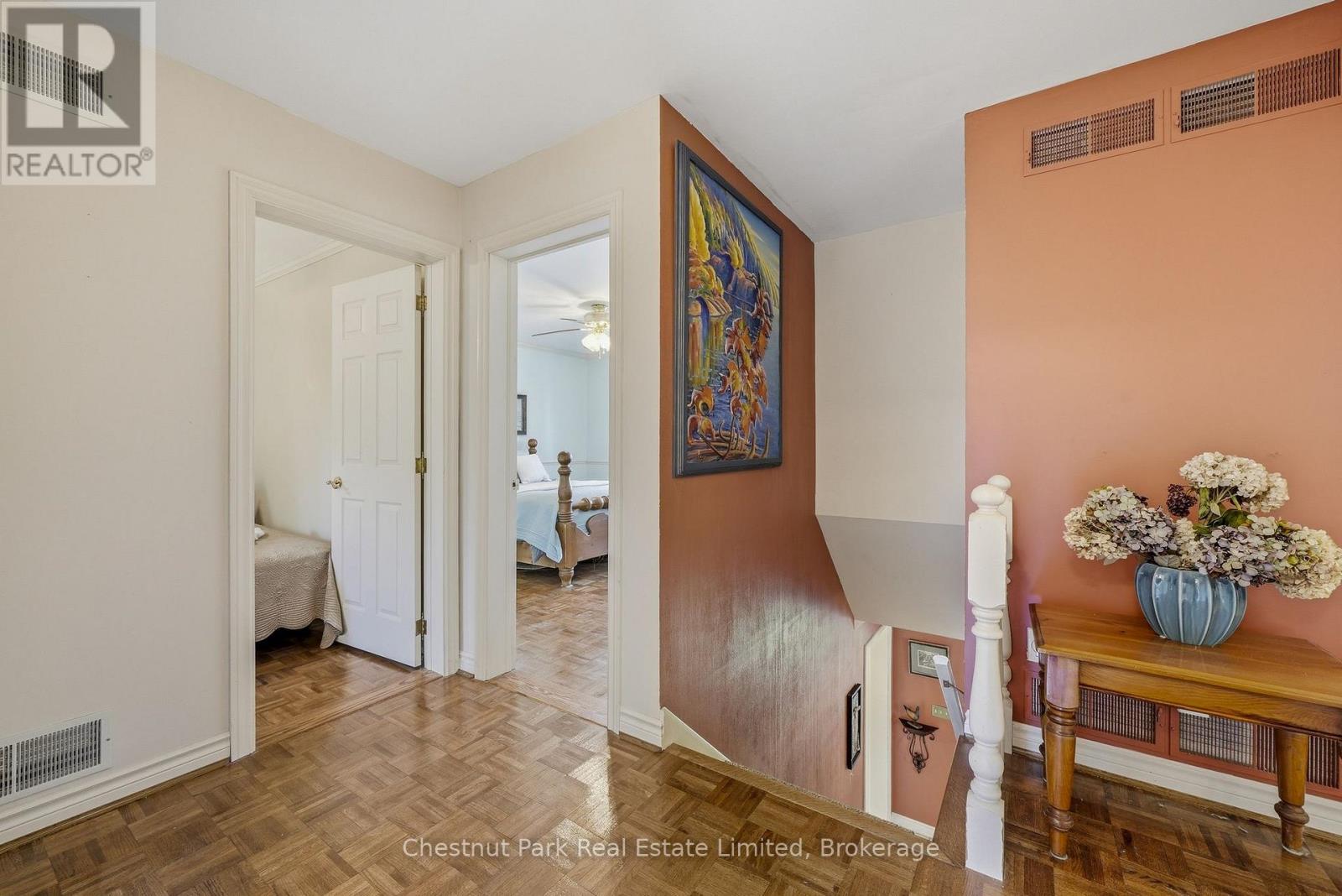 18 CARRIAGE LANE - 27