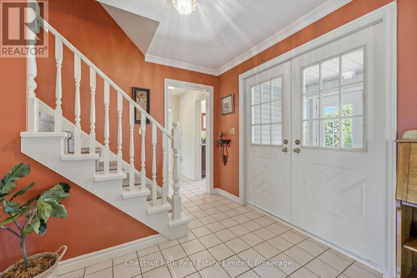 18 CARRIAGE LANE - 6
