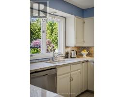 Kitchen - 18 Carriage Lane, Quinte West, ON K0K1L0 Photo 12