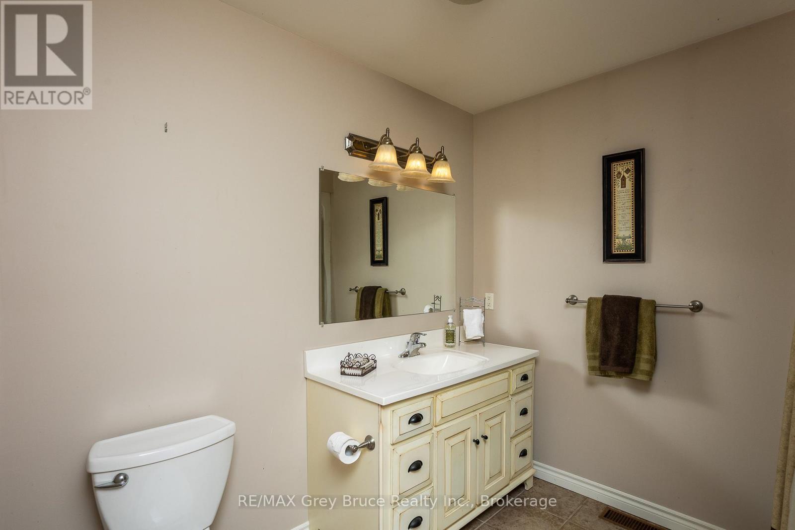 122152 SIDEROAD 12 - Image 38