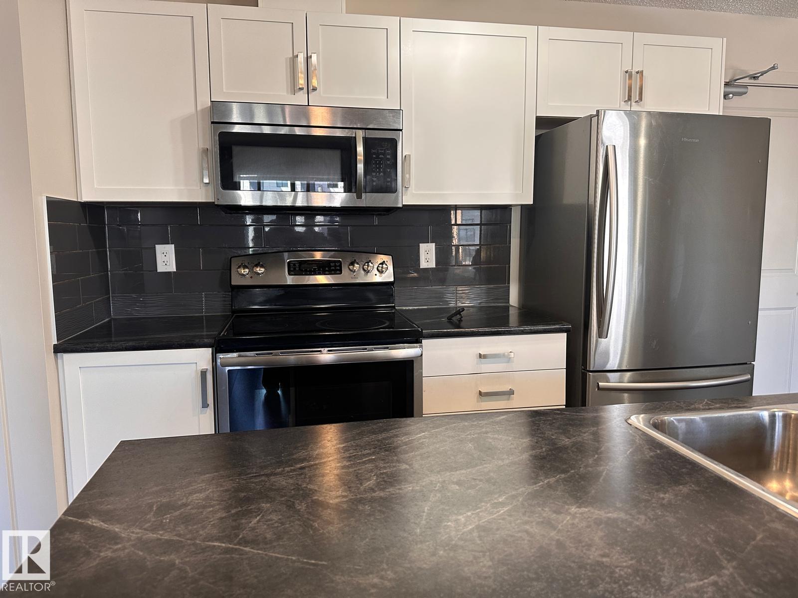 5515 7 Av SW photo 4 — MLS® E4492634