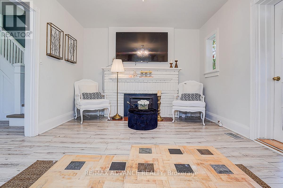 33 CASTLEFIELD AVENUE - 11