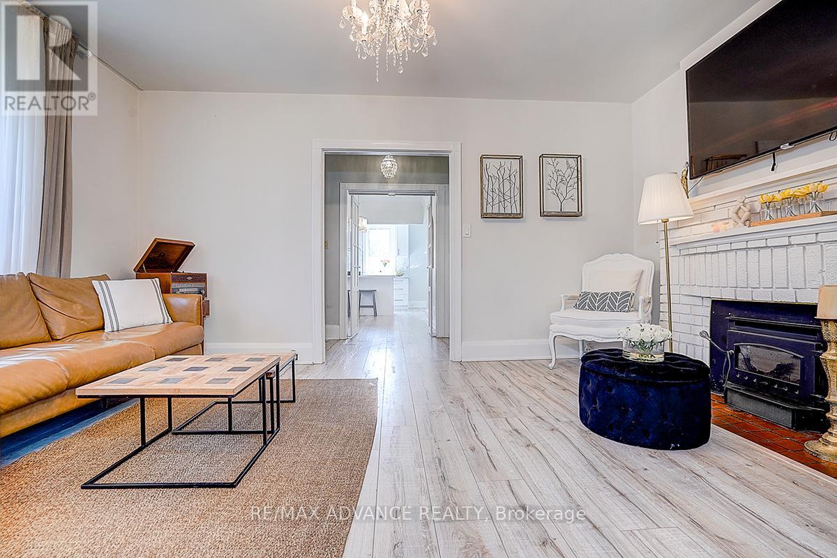 33 CASTLEFIELD AVENUE - 12