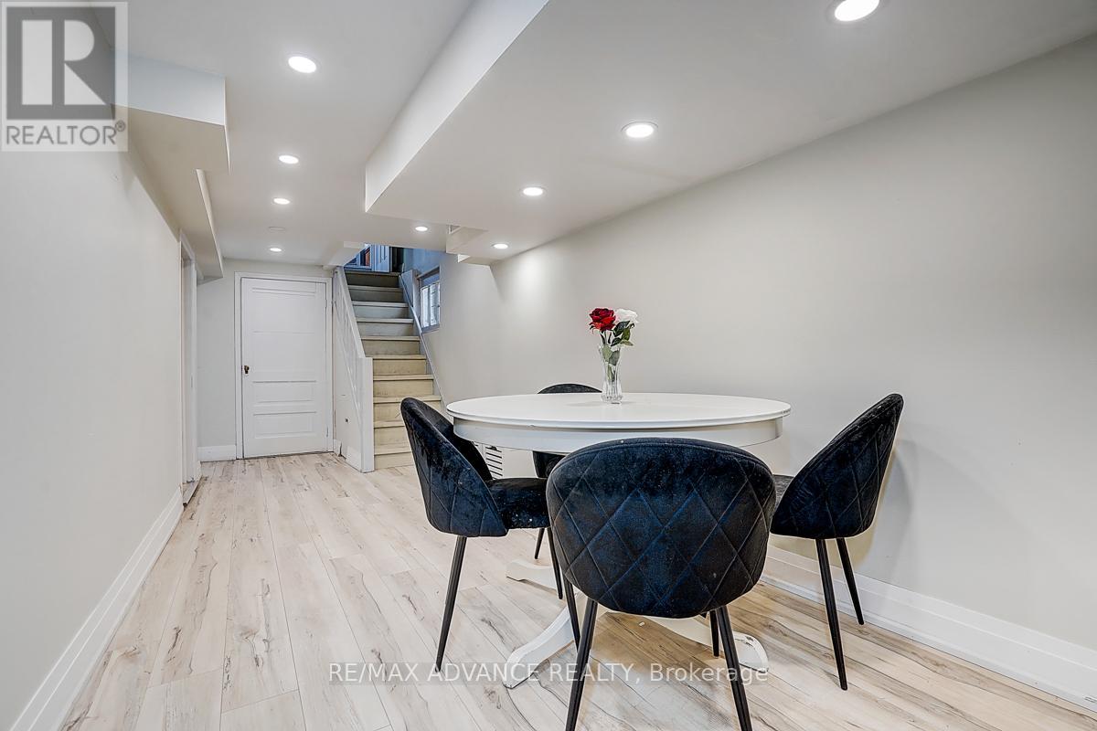 33 CASTLEFIELD AVENUE - 32