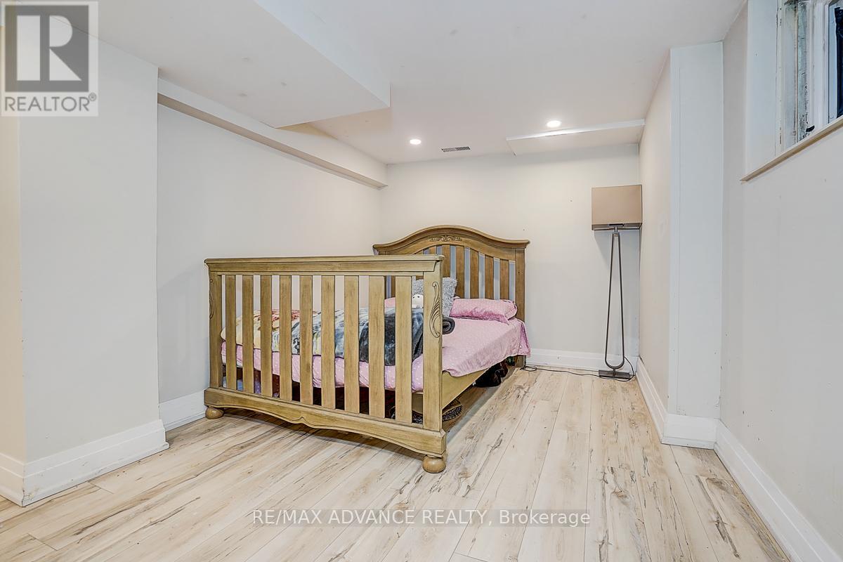 33 CASTLEFIELD AVENUE - 33