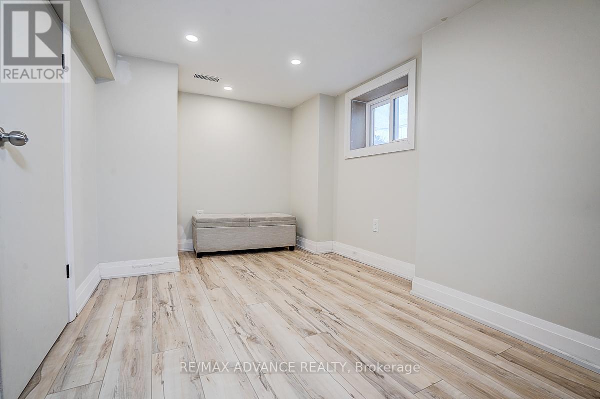 33 CASTLEFIELD AVENUE - 36