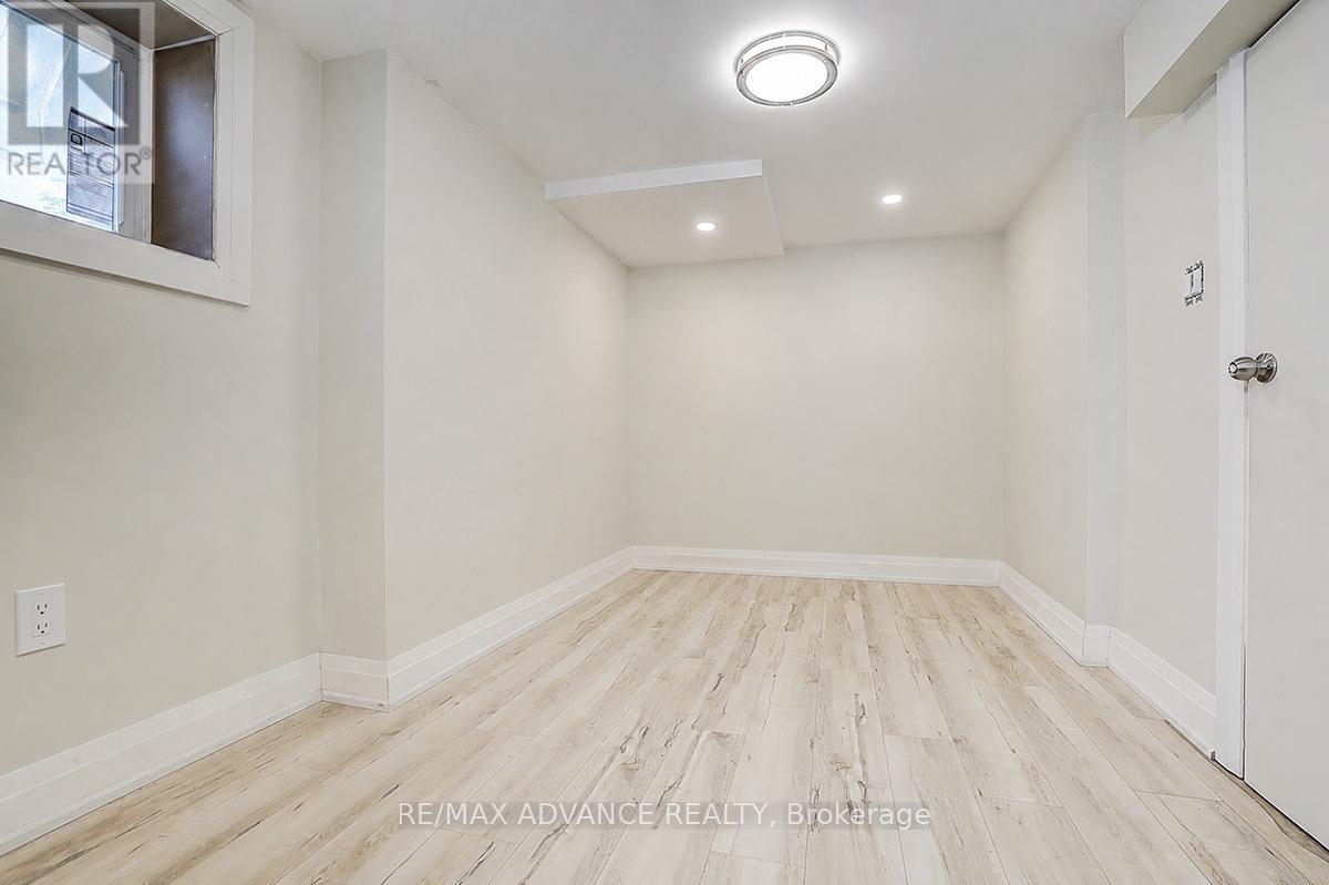 33 CASTLEFIELD AVENUE - 37
