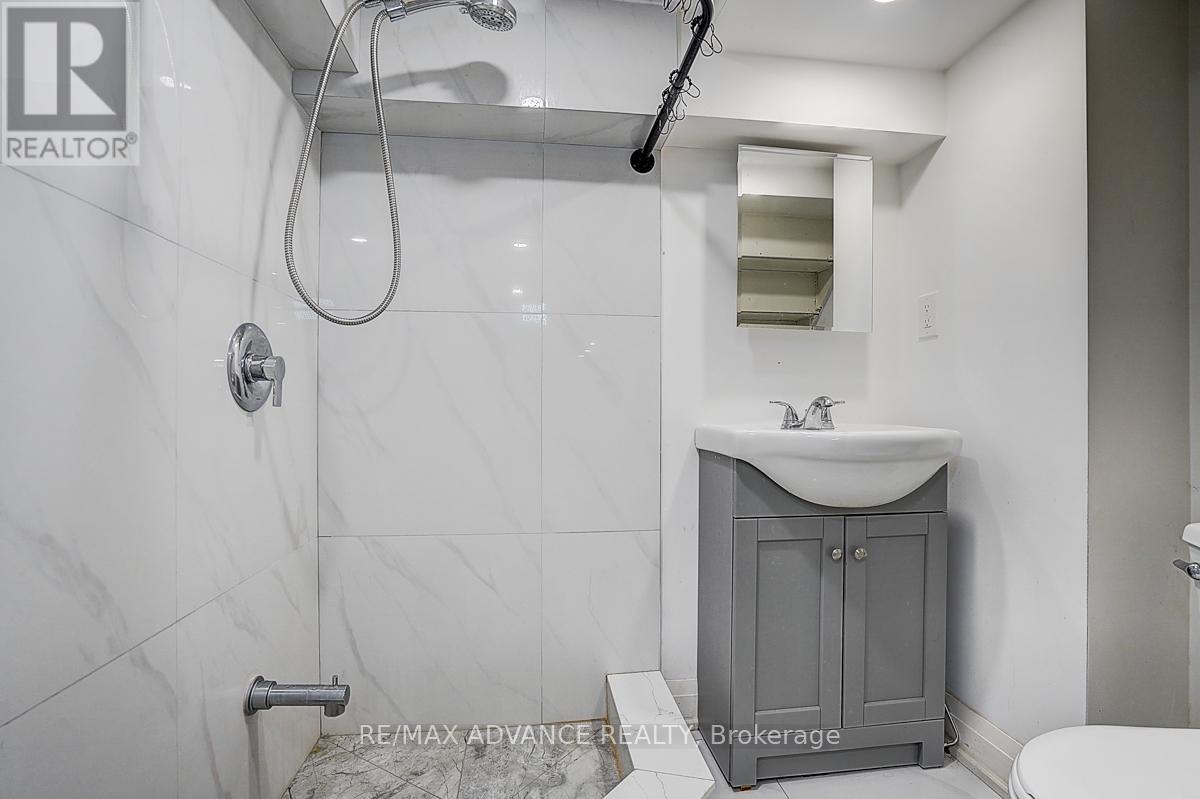 33 CASTLEFIELD AVENUE - 38