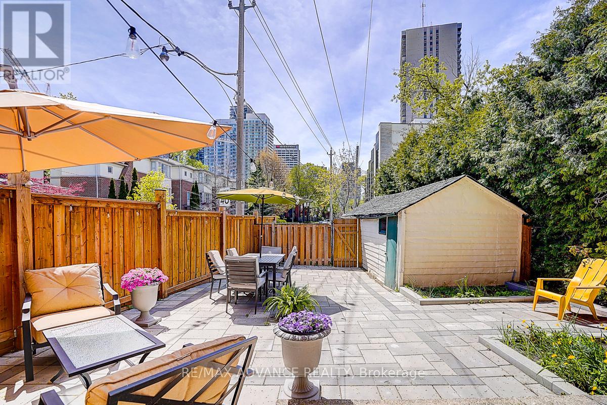 33 CASTLEFIELD AVENUE - 39
