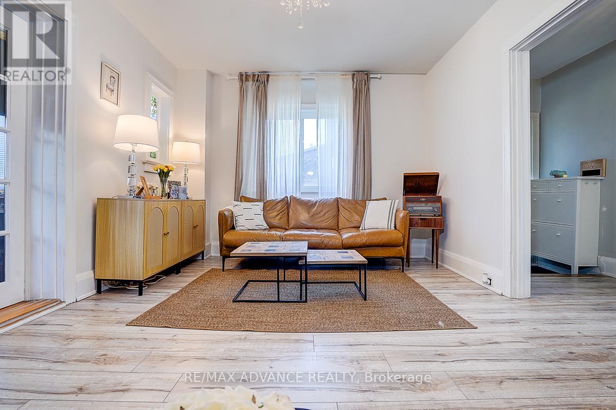 33 CASTLEFIELD AVENUE - 7