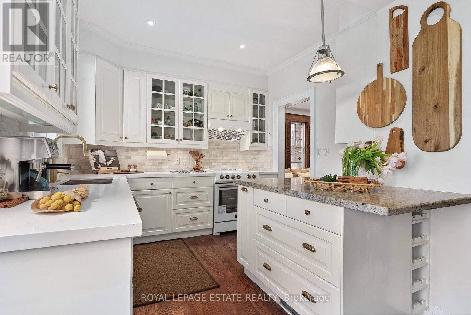 289 BEECH AVENUE - 15