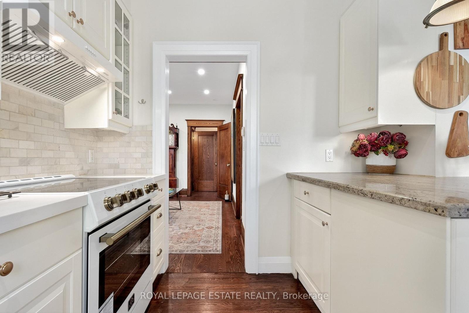 289 BEECH AVENUE - 18