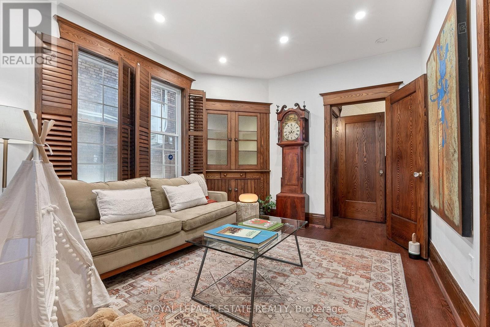 289 BEECH AVENUE - 19