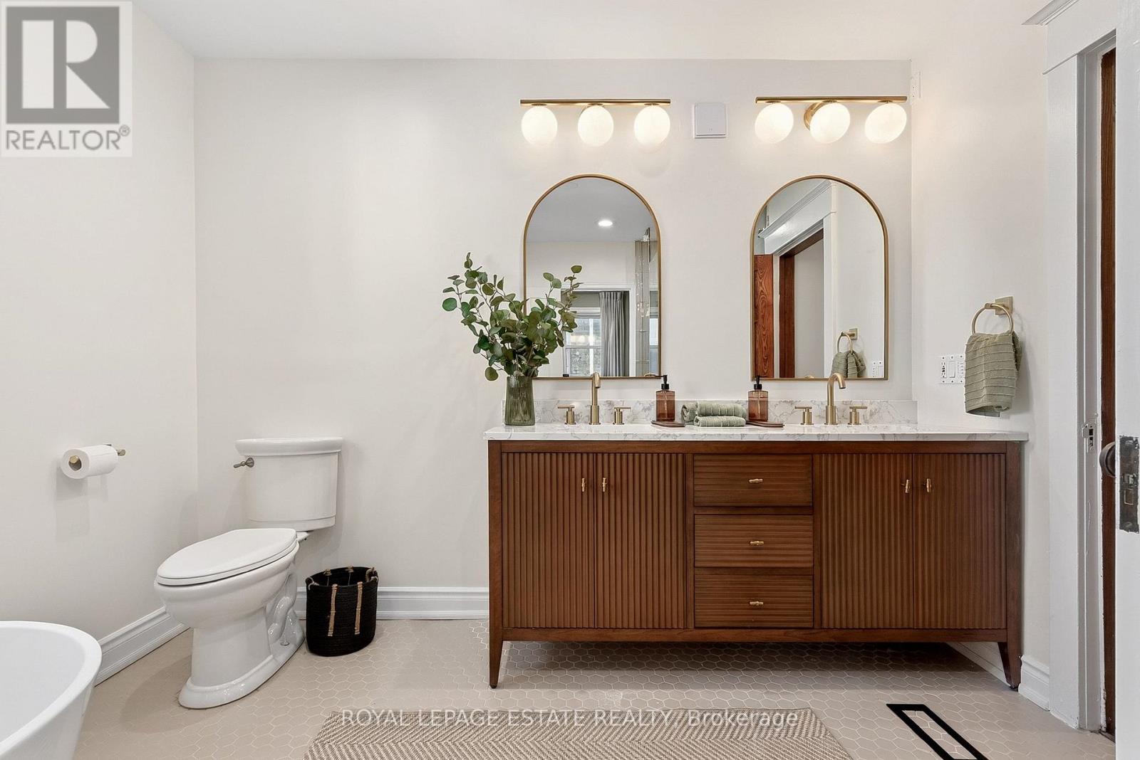 289 BEECH AVENUE - 23
