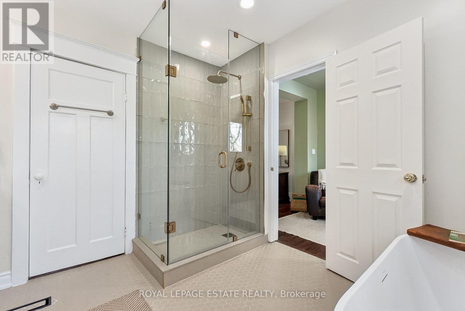 289 BEECH AVENUE - 24