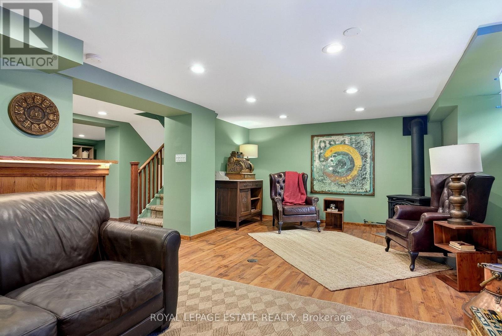 289 BEECH AVENUE - 40