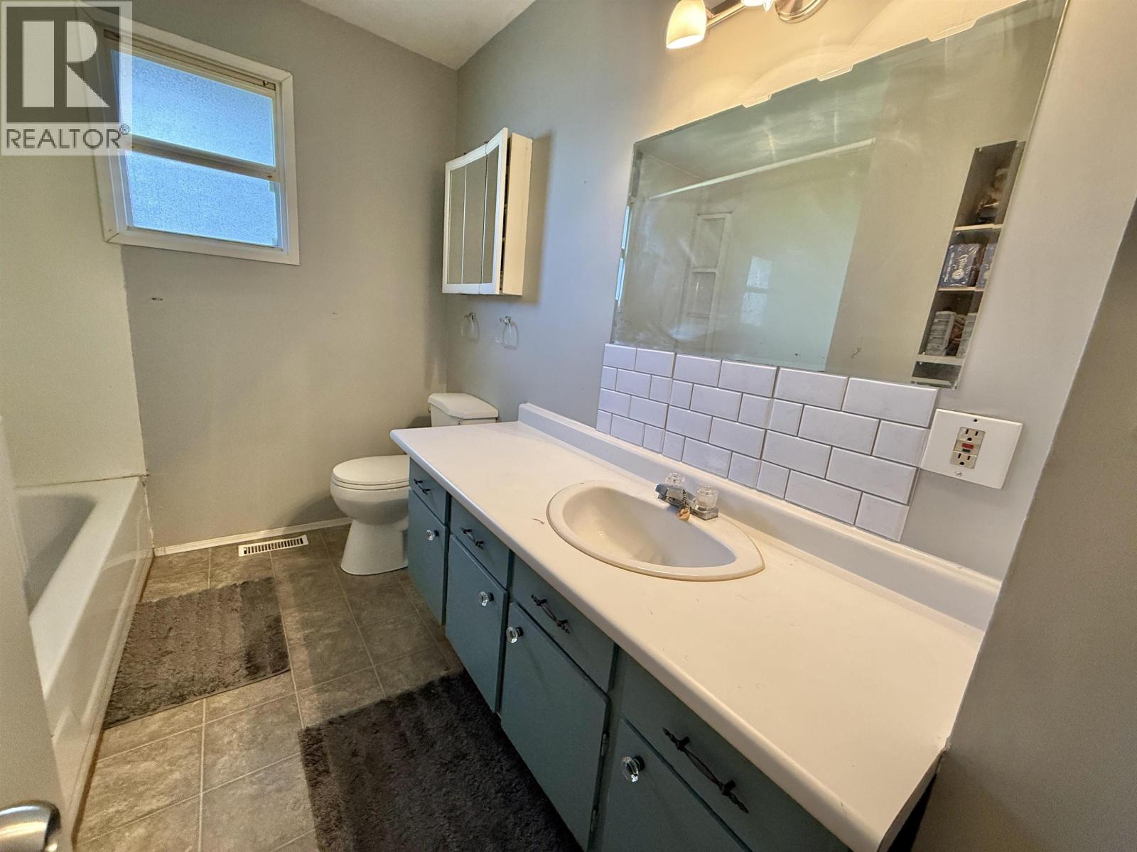 1038 MOUNTAIN ASH ROAD - 20