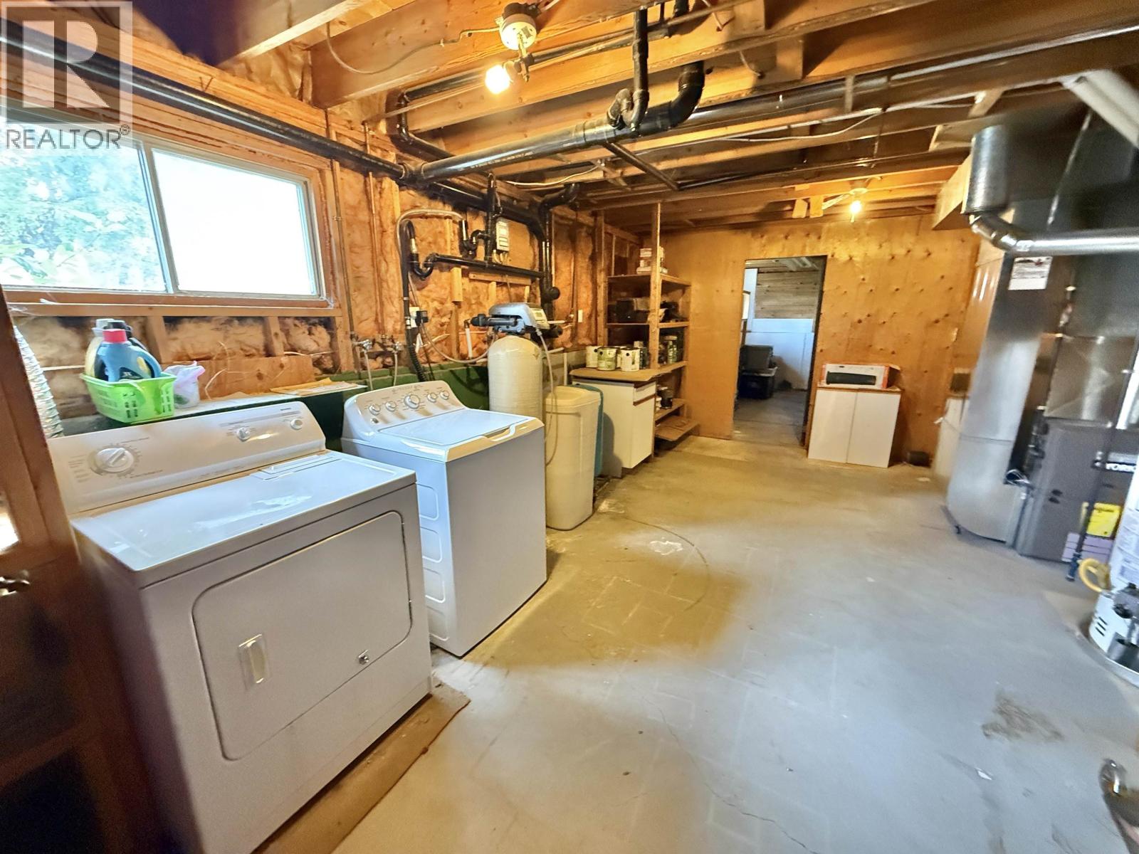 1038 MOUNTAIN ASH ROAD - 30