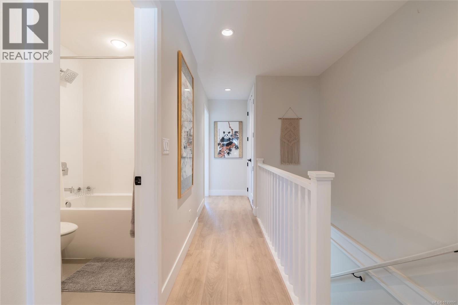 11 1810 Kings Road, Saanich