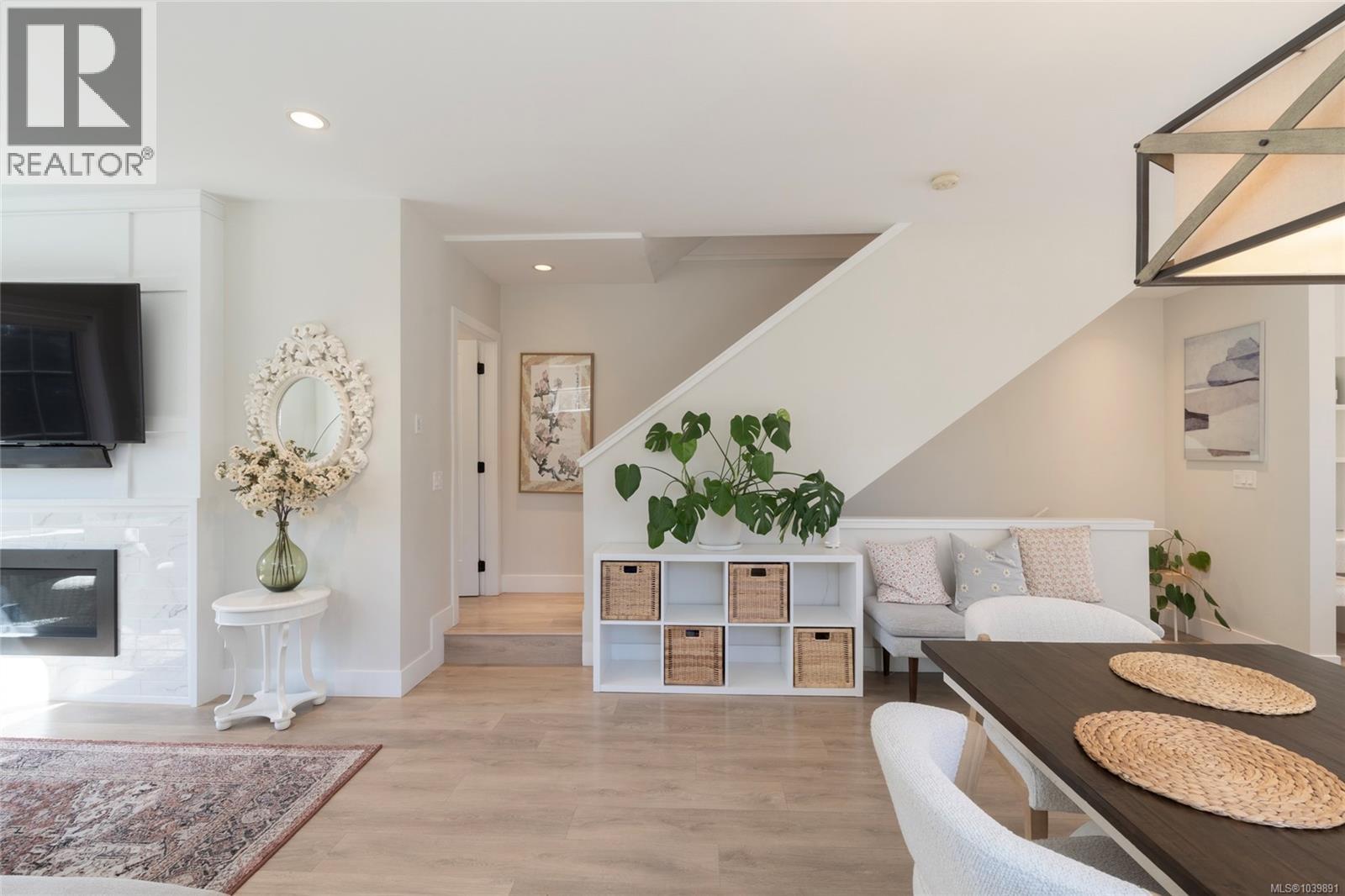 11 1810 Kings Road, Saanich