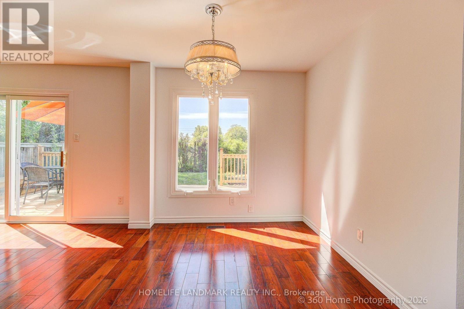 33 KITSILANO CRESCENT - 11