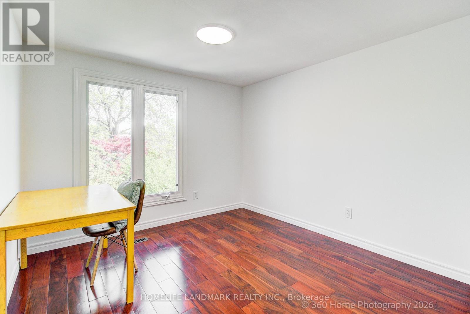 33 KITSILANO CRESCENT - 21
