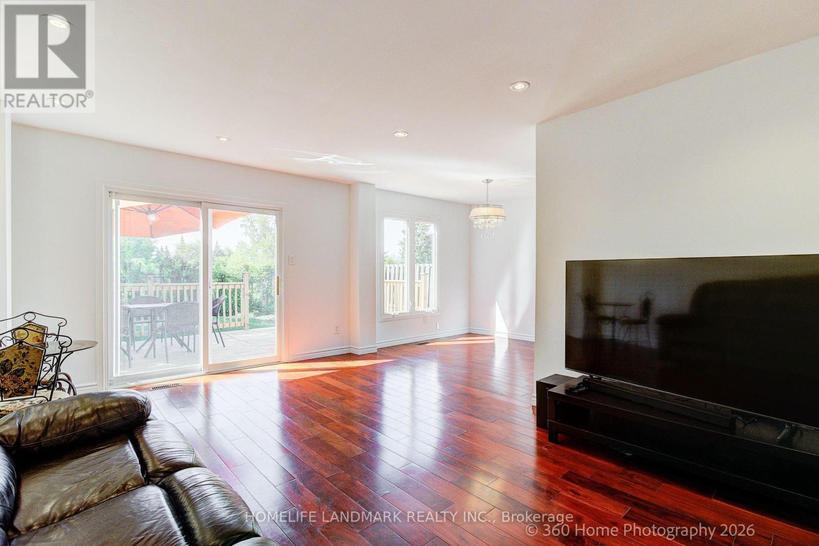 33 KITSILANO CRESCENT - 5