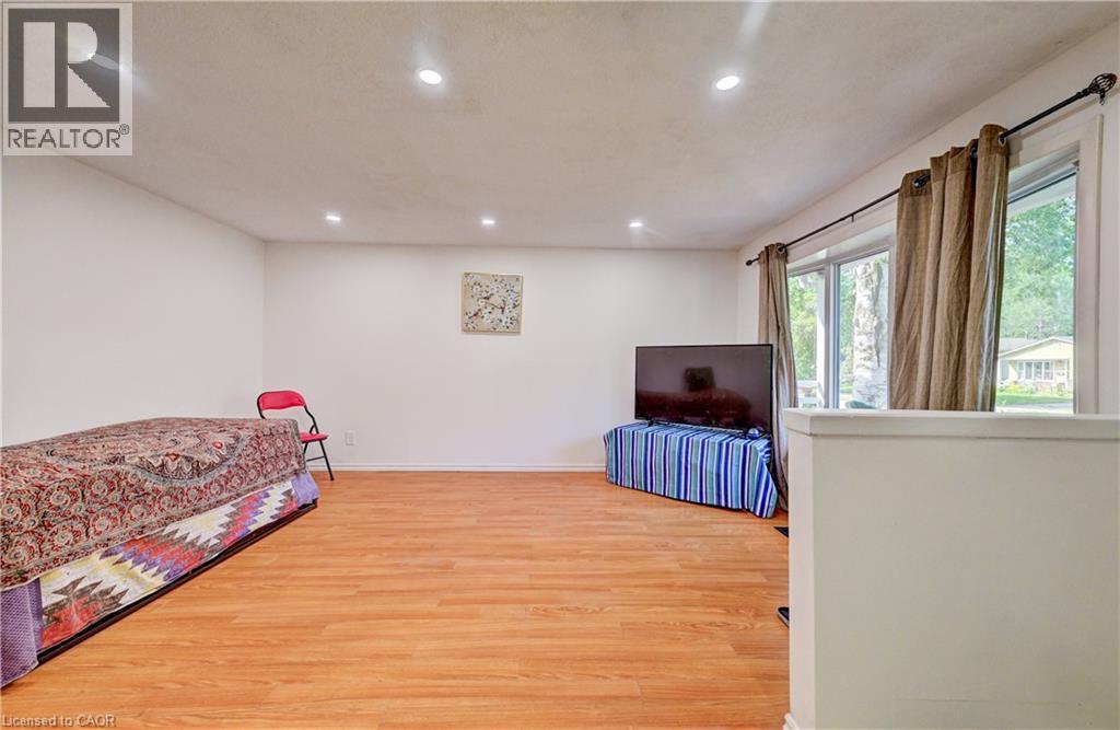 53 HELENE Crescent - 12