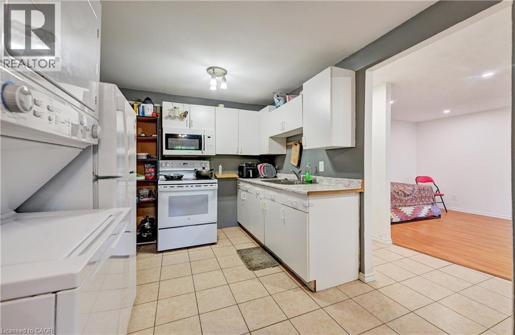 53 HELENE Crescent - 15