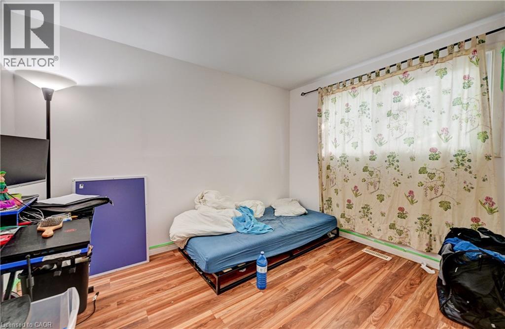 53 HELENE Crescent - 19