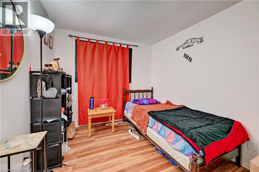 53 HELENE Crescent - 20