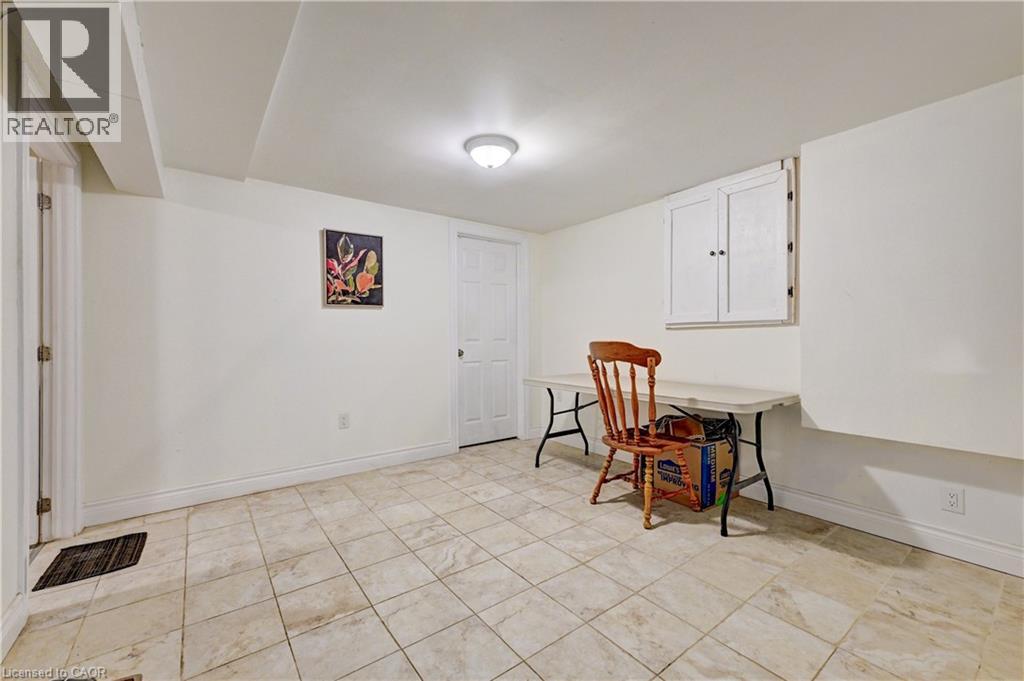 53 HELENE Crescent - 22