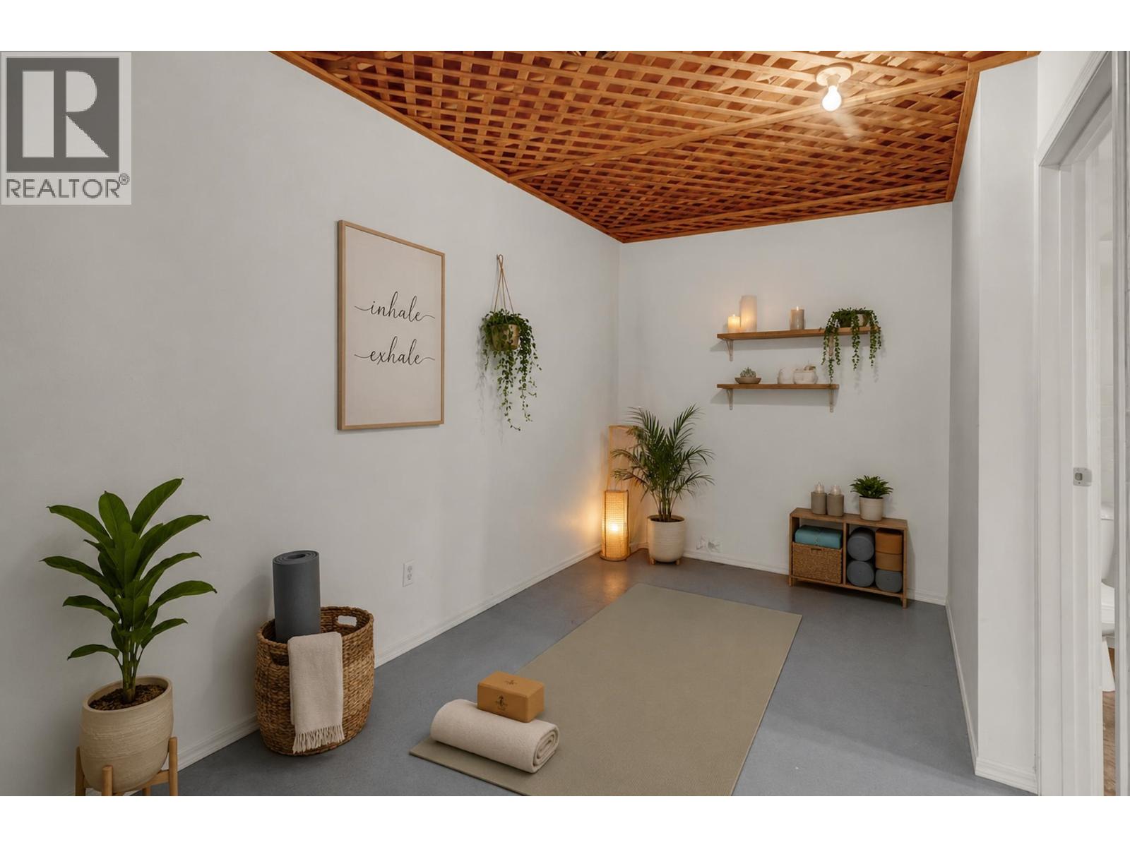 #206 3363 WESTWOOD DRIVE - 23