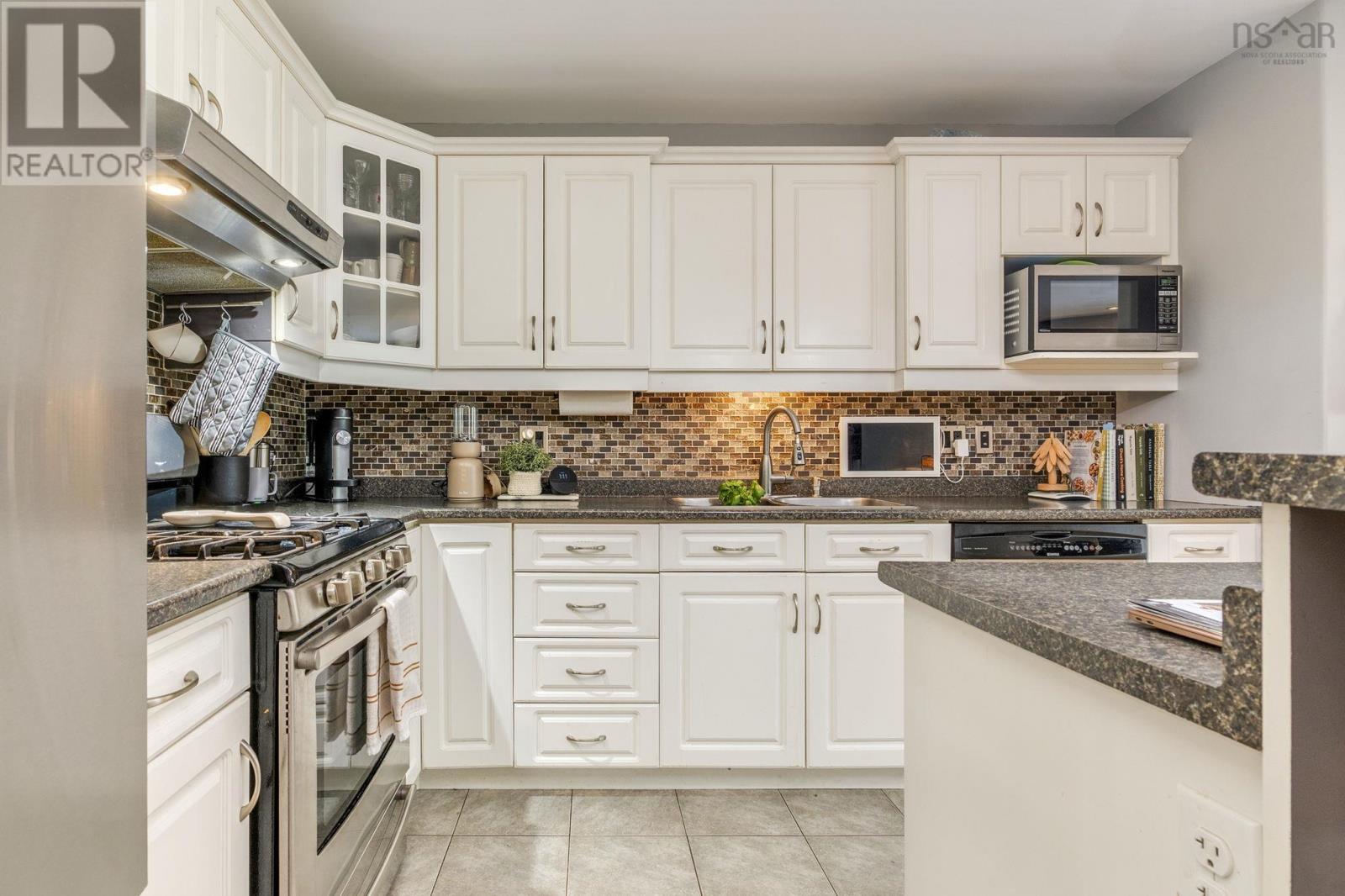 Property 21 of 34 of 68 Collingwood Court