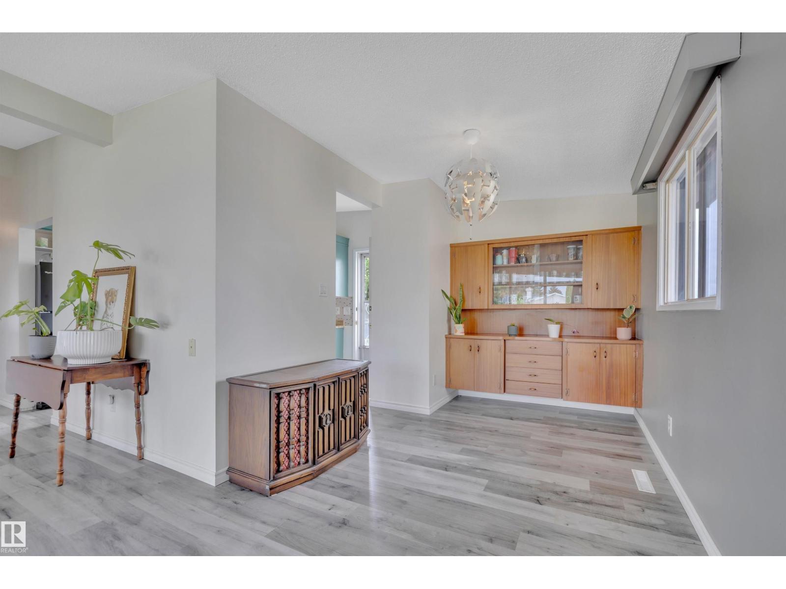 7719 144 AV NW — photo 14