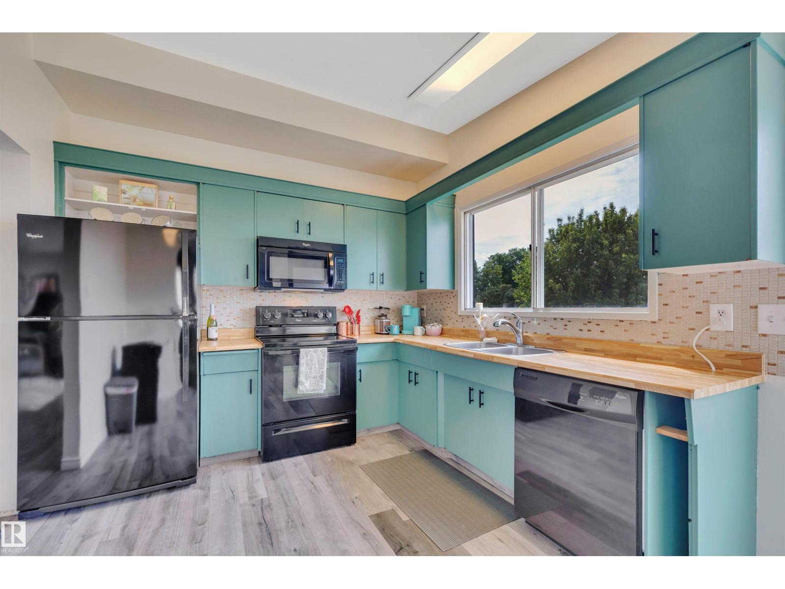 7719 144 AV NW — photo 16