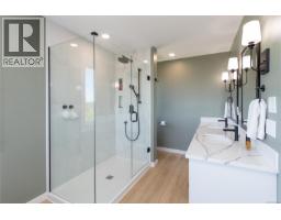 4650 Goldstream Heights Dr, Shawnigan Lake, BC V0R2W3 Photo 31