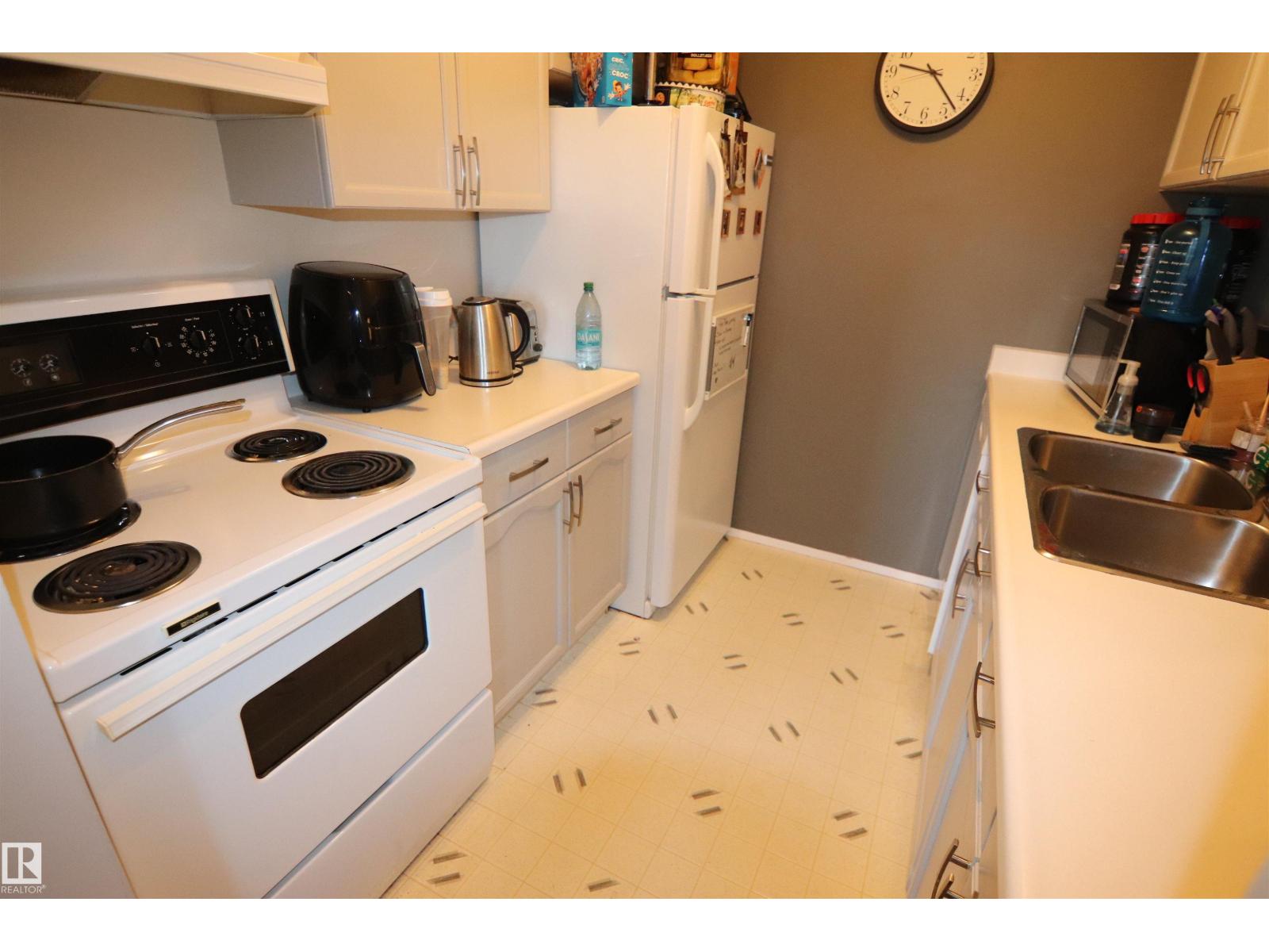 #421 6720 158 AV NW NW - 6
