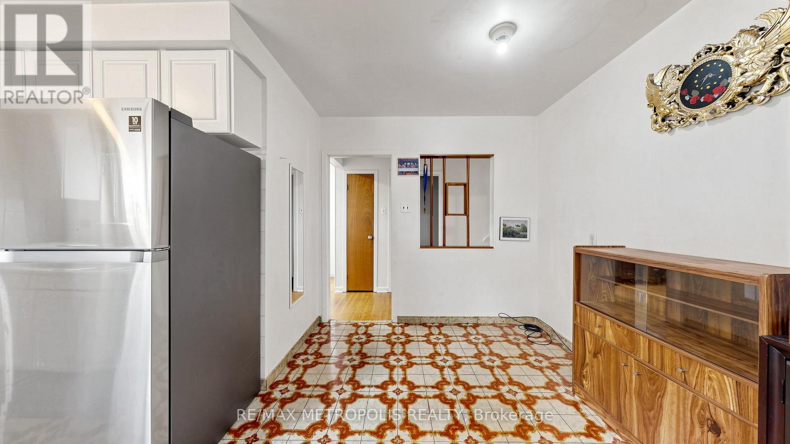 1 COUNCIL CRESCENT - 12
