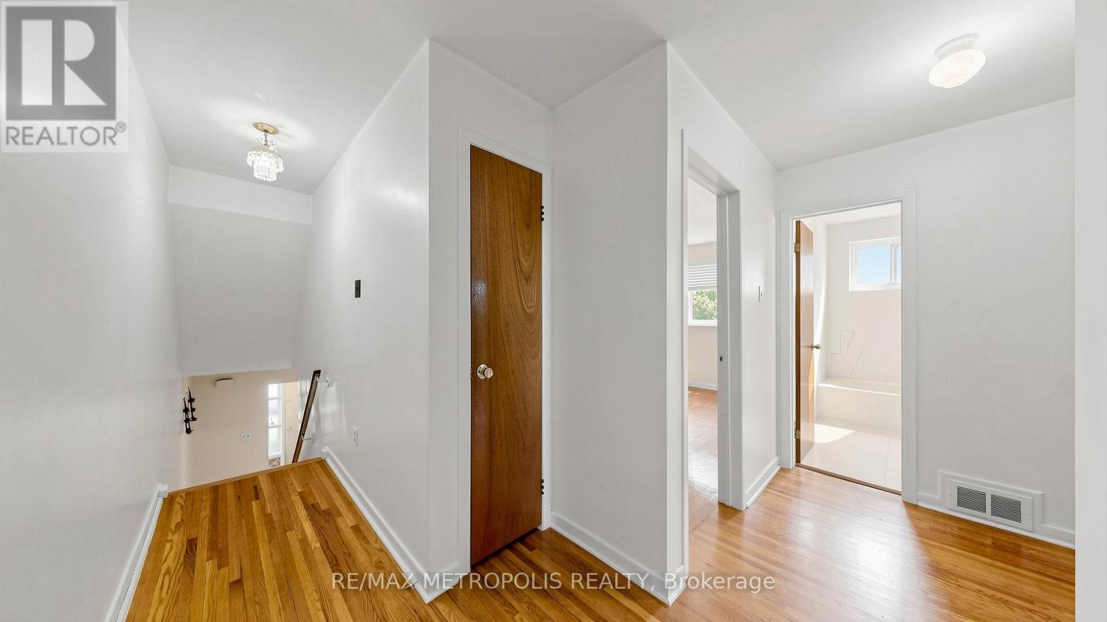 1 COUNCIL CRESCENT - 15