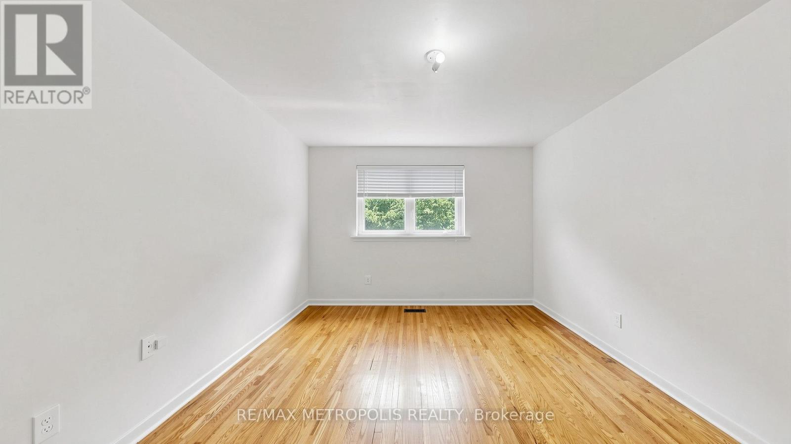 1 COUNCIL CRESCENT - 20