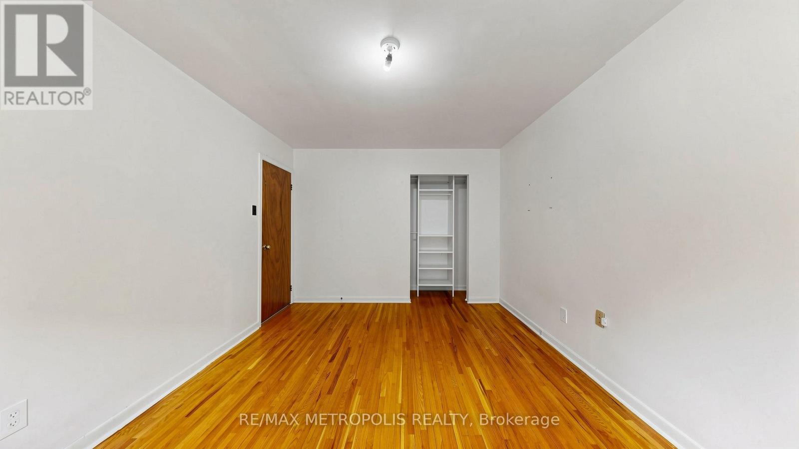 1 COUNCIL CRESCENT - 21